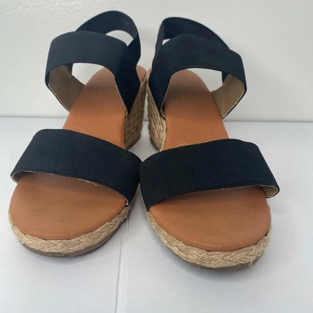 TOMMY BAHAMA Andre Assous Allison Wedges